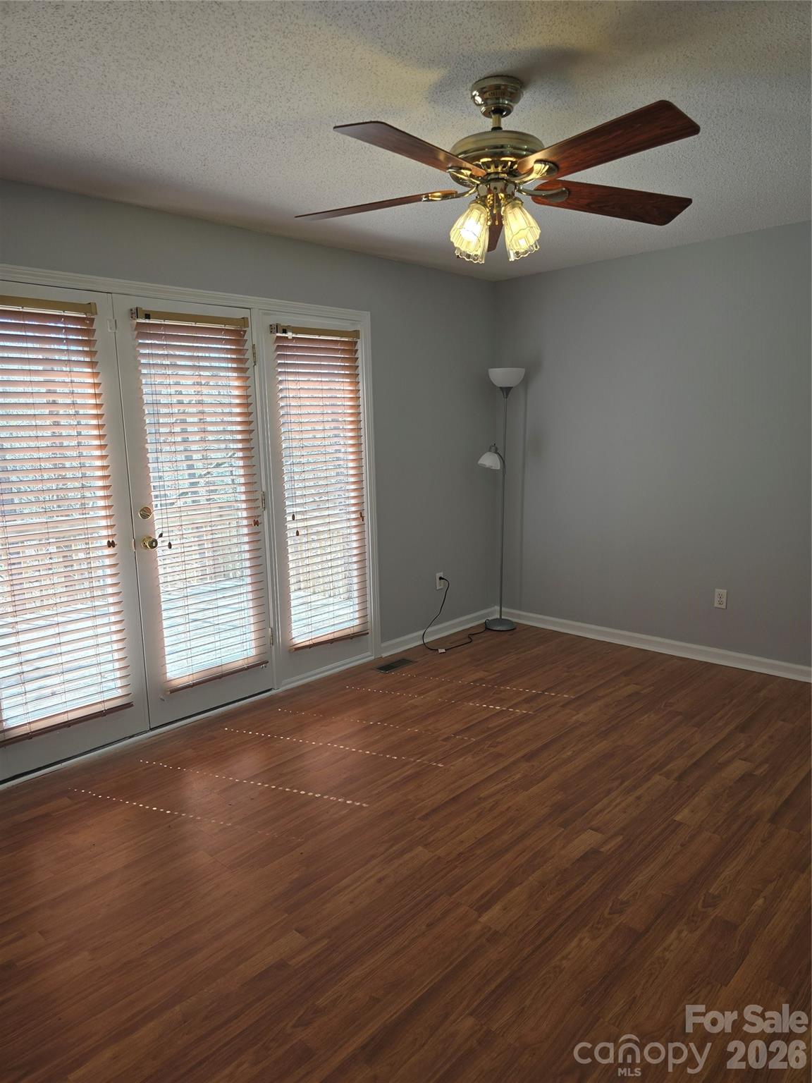 Shady Cove - Residential