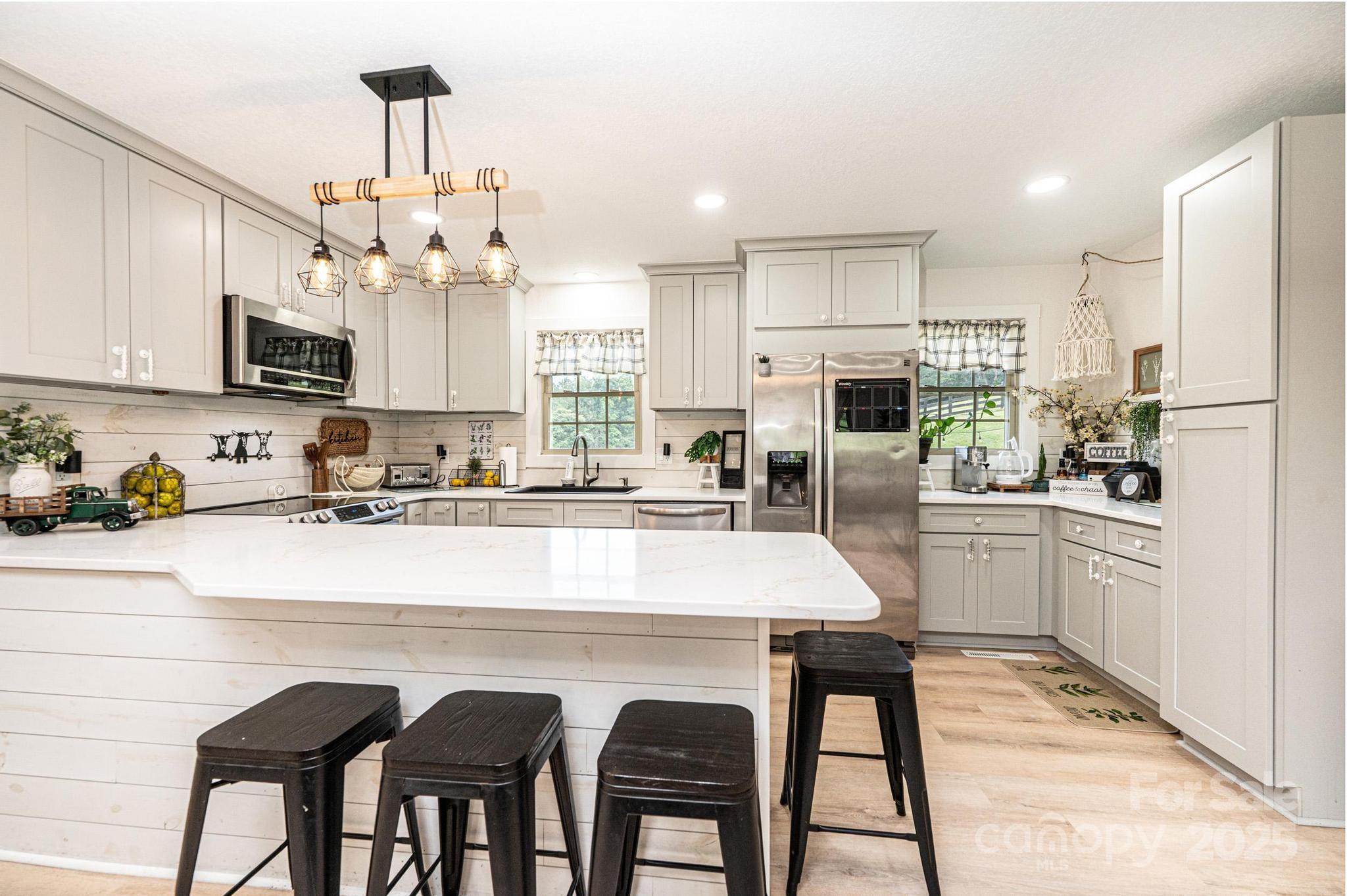 1870 Guildwood Place SE