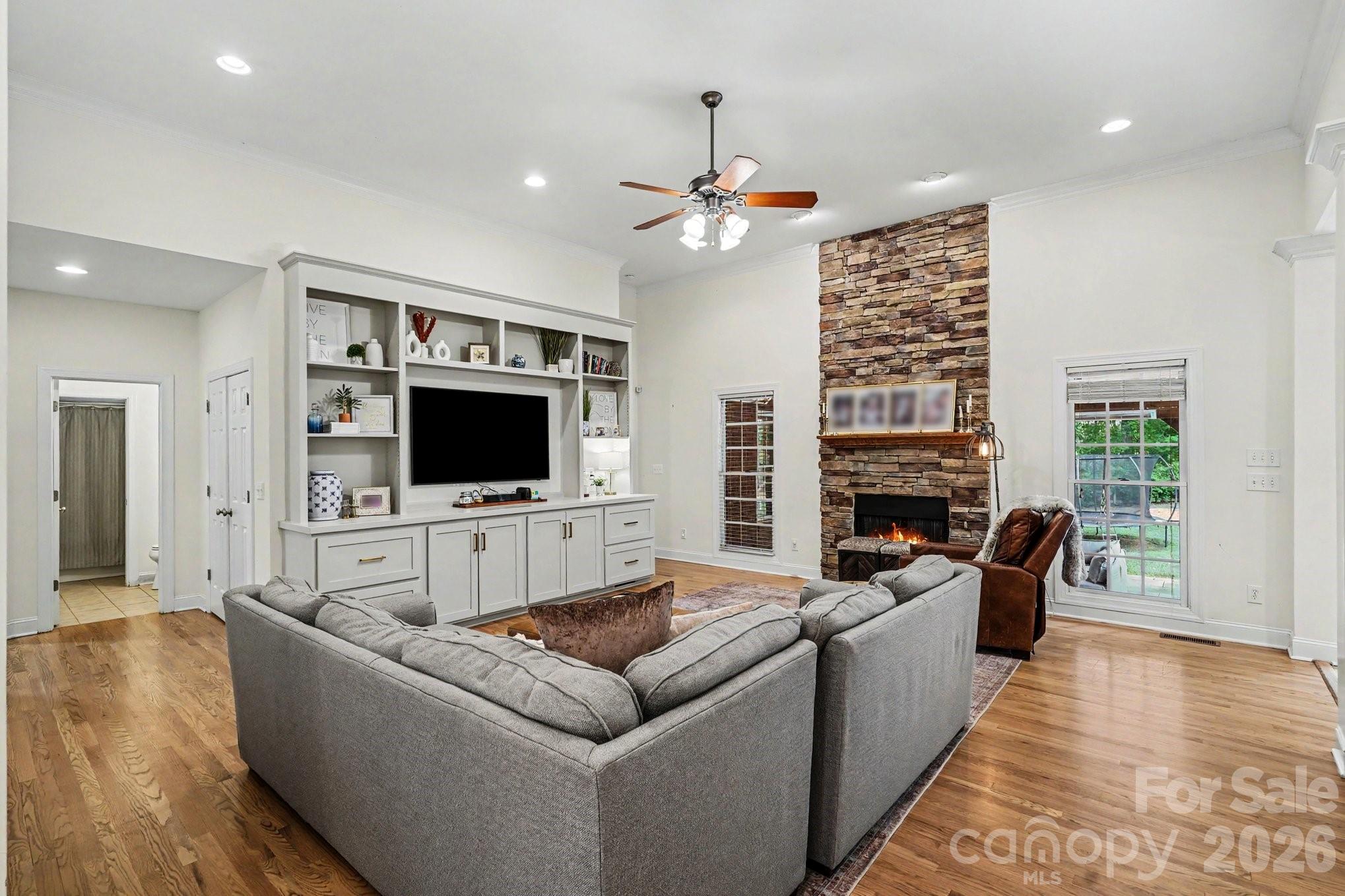 3204 E Lawyers Road