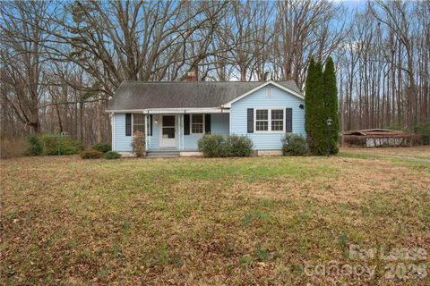 Photo of 5908 Wilora Lake Road, Charlotte, NC 28212 (MLS # 4371245)