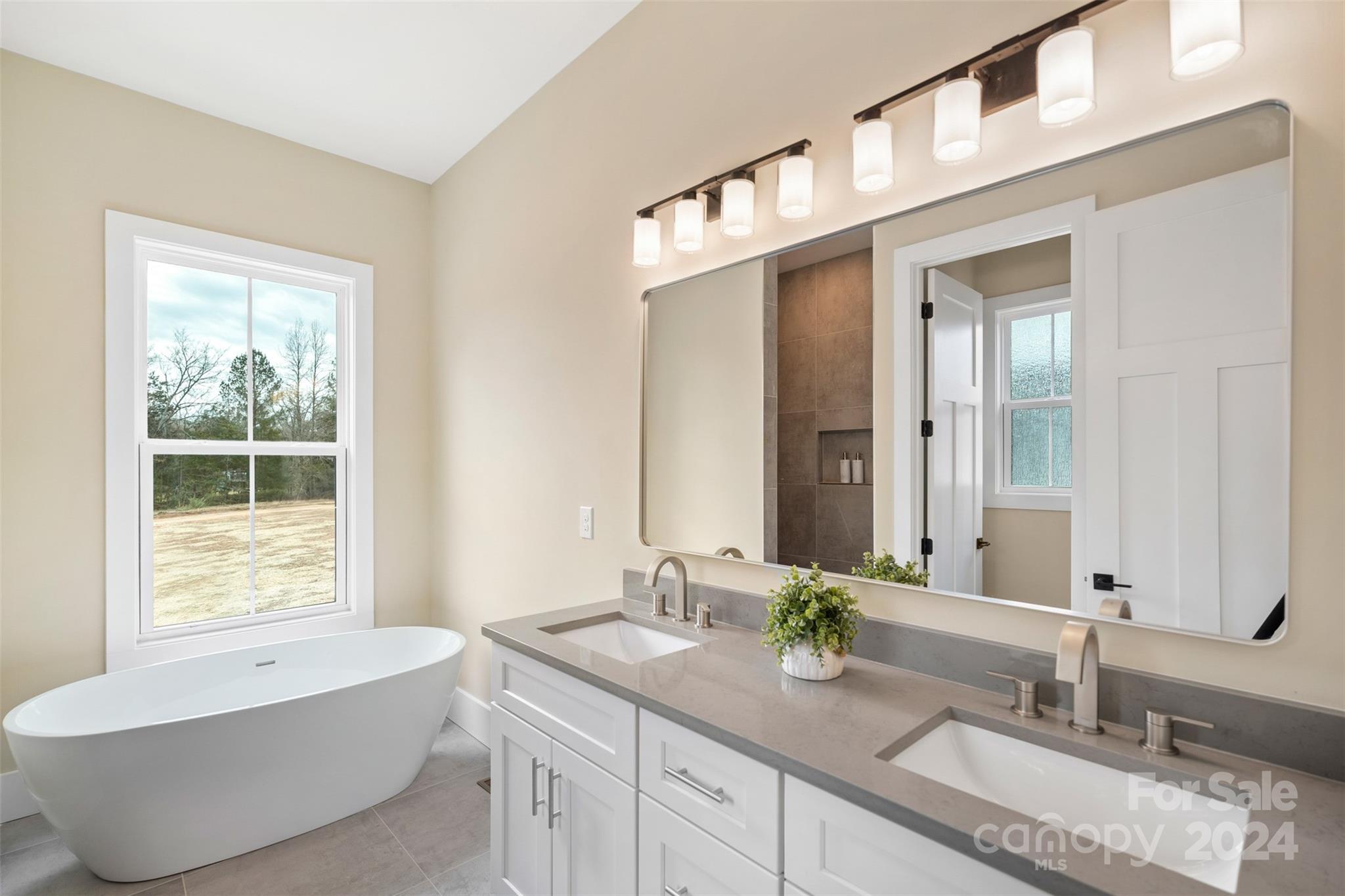 Royal Pines - Residential