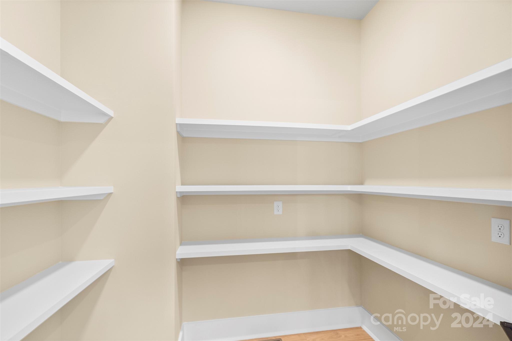 Royal Pines - Residential