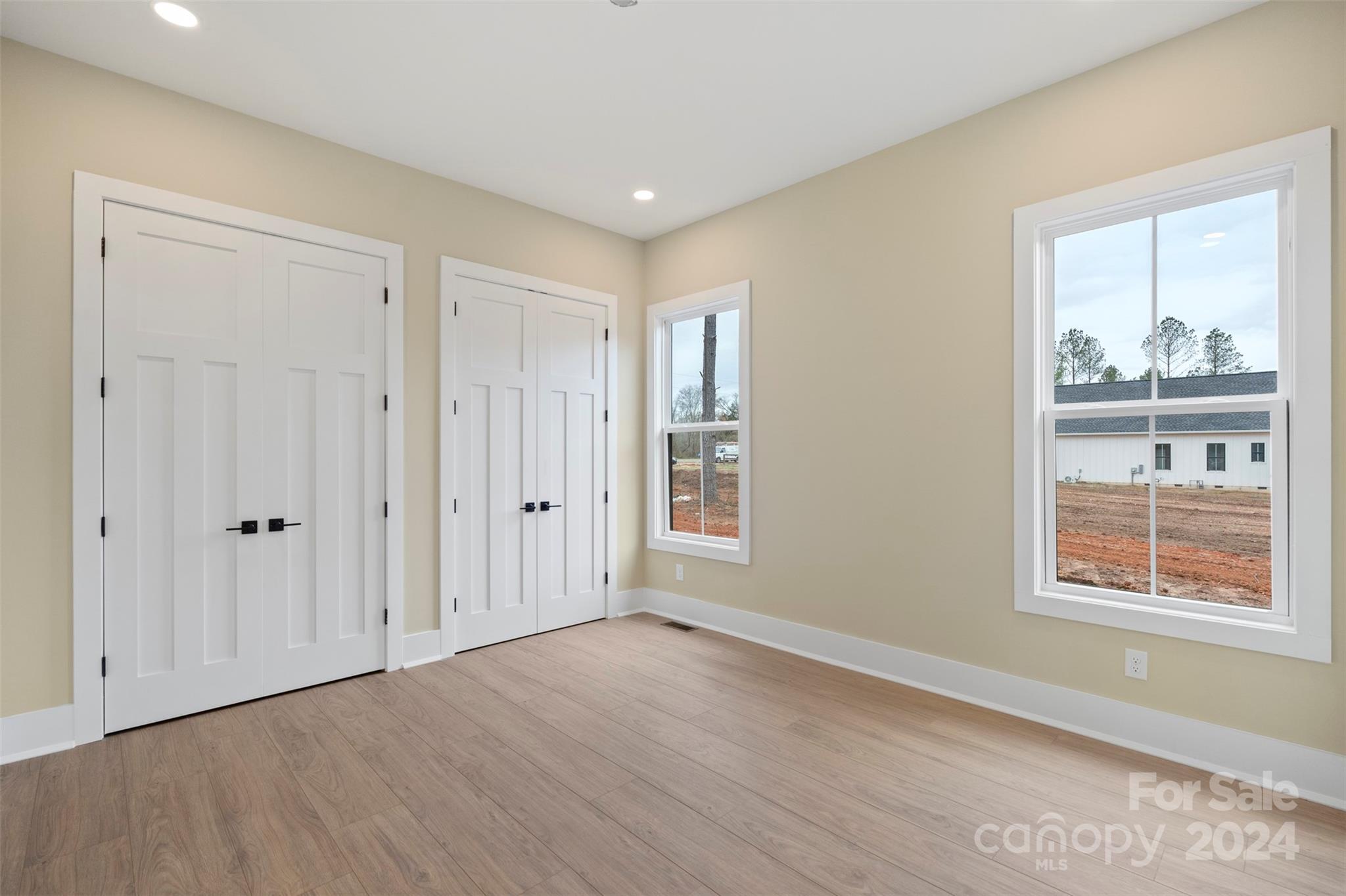 Royal Pines - Residential