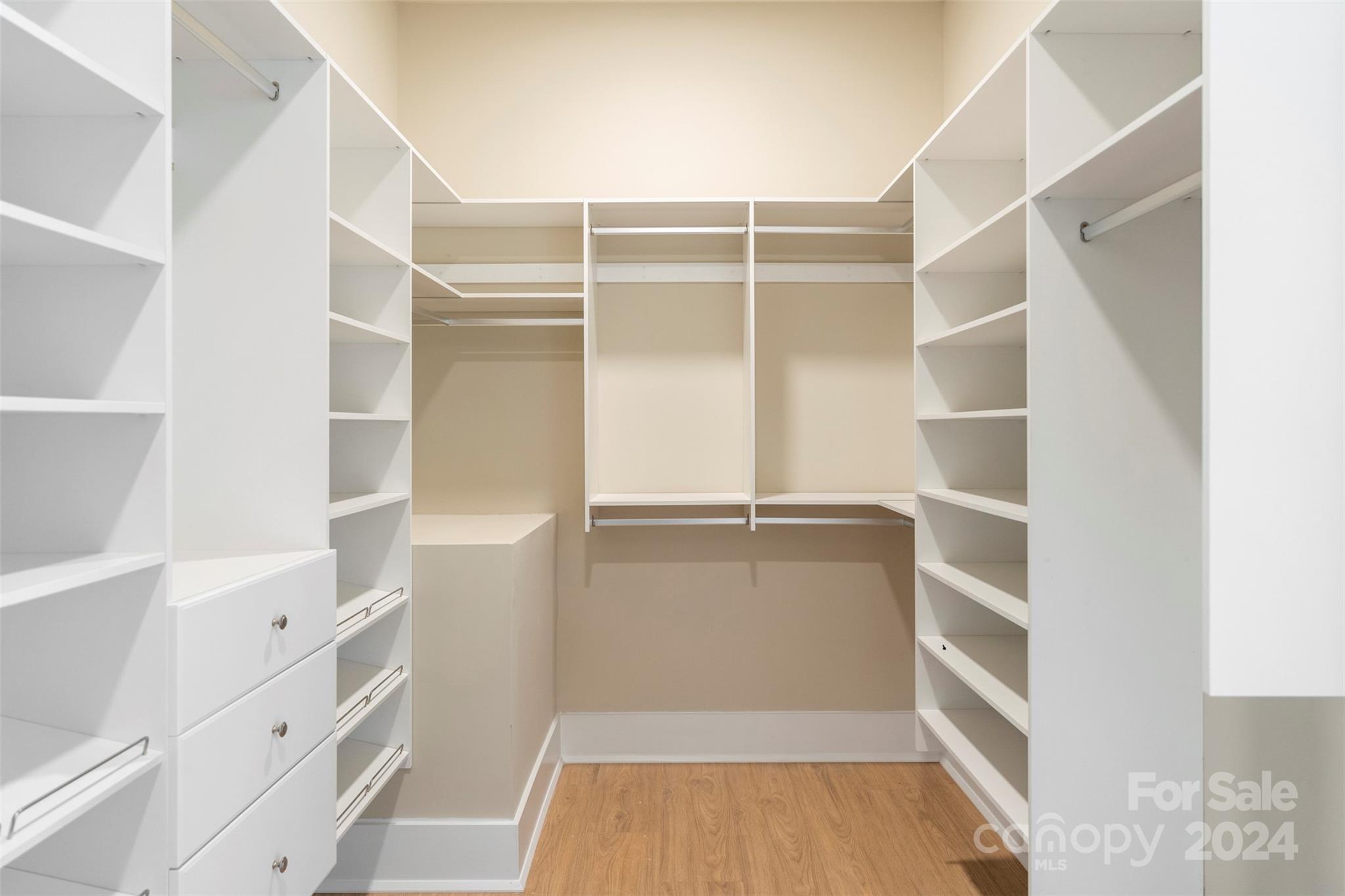 Royal Pines - Residential