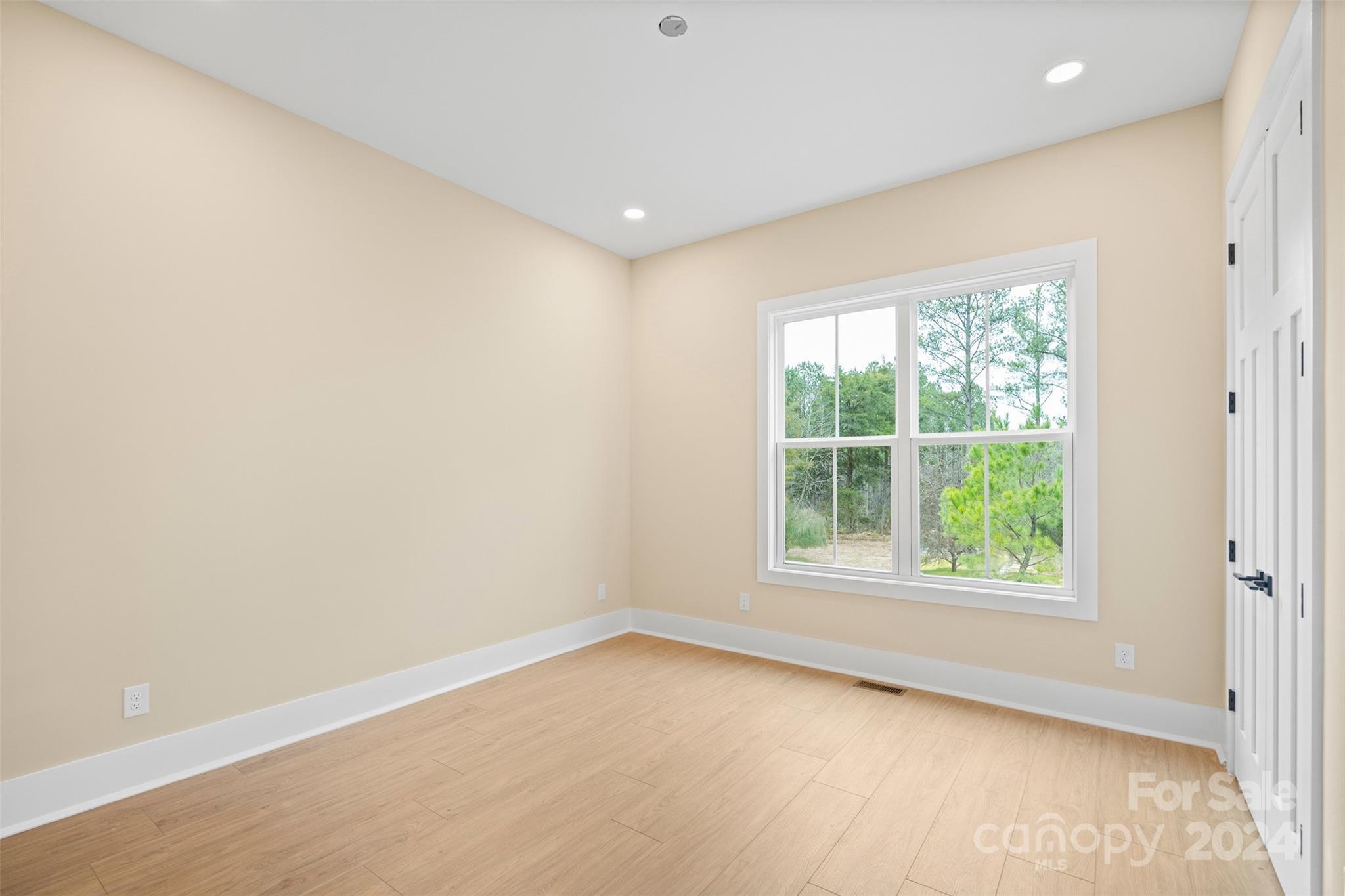 Royal Pines - Residential