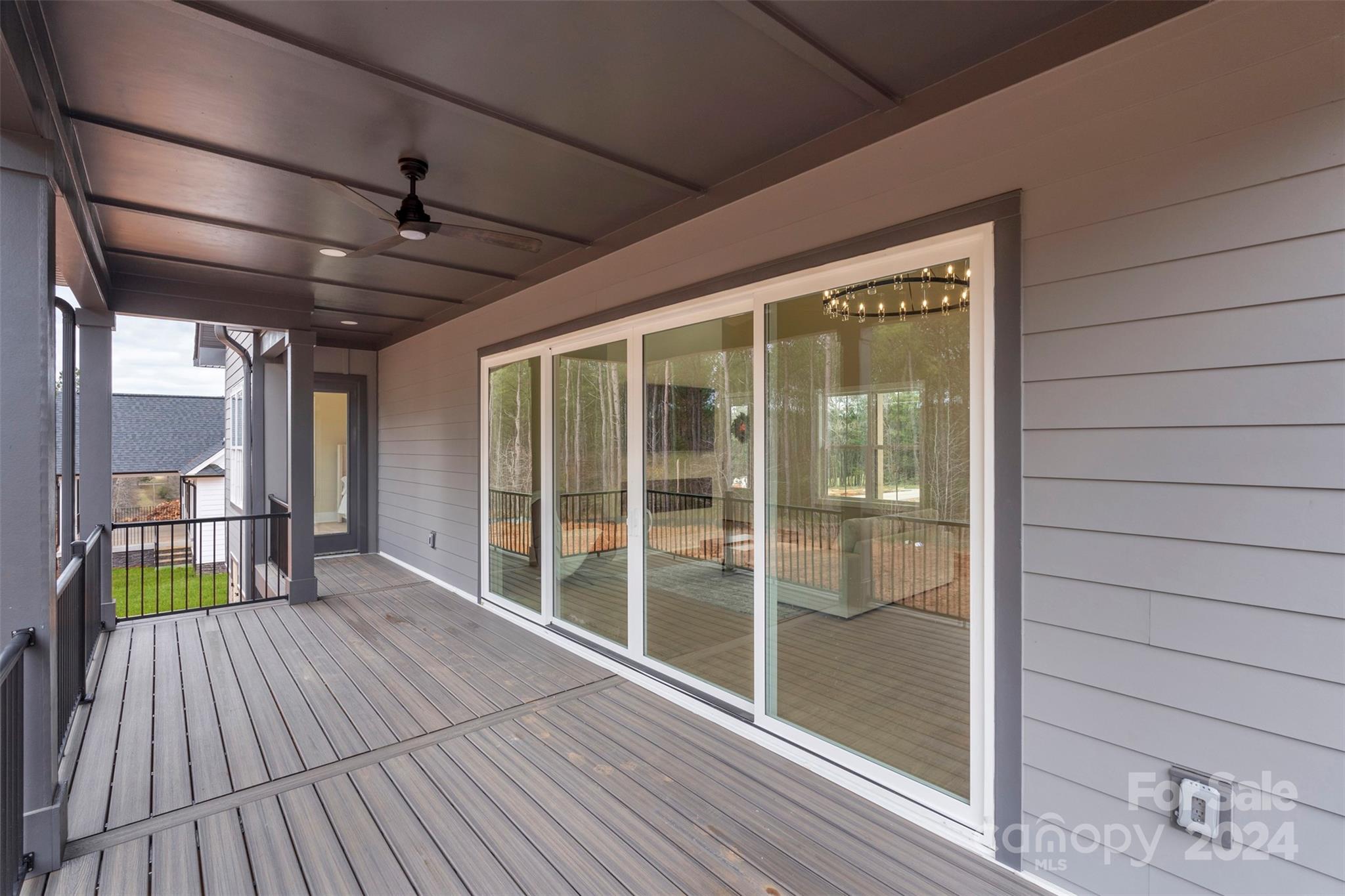 Royal Pines - Residential