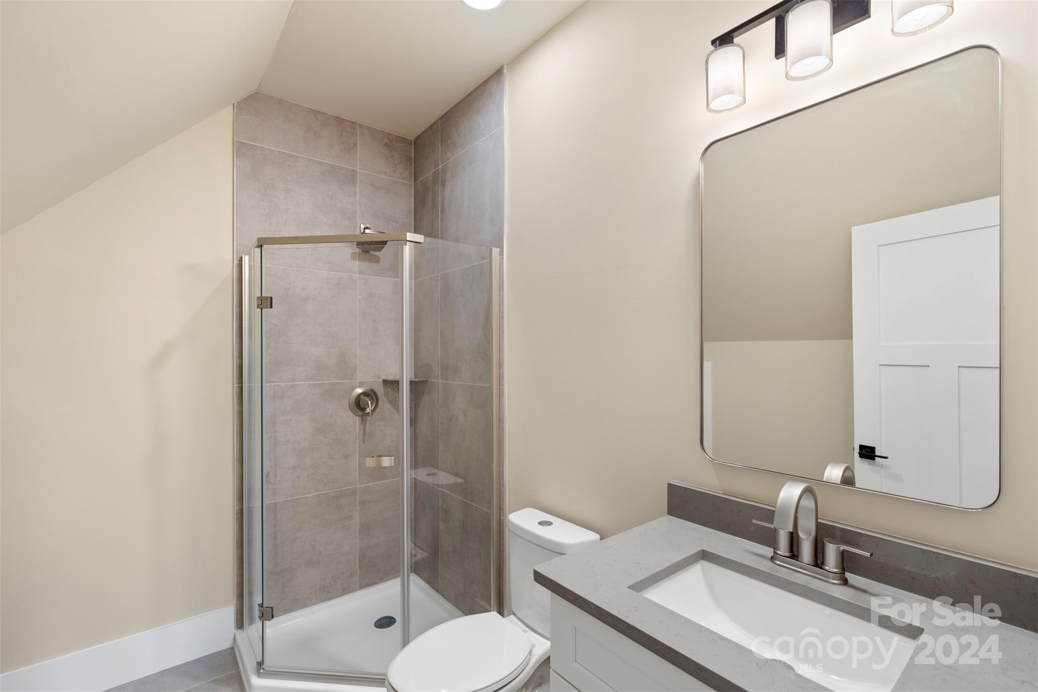 Royal Pines - Residential