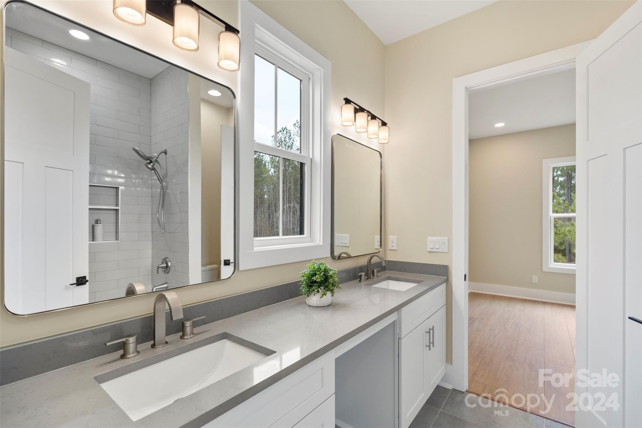 Royal Pines - Residential