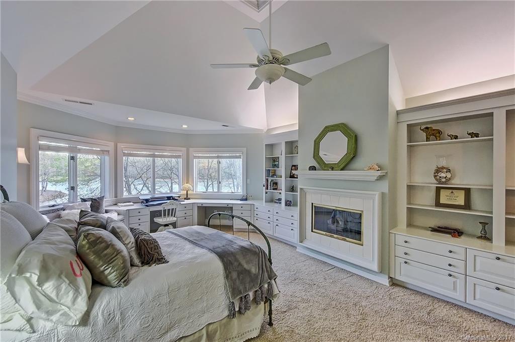 The Peninsula - Residential