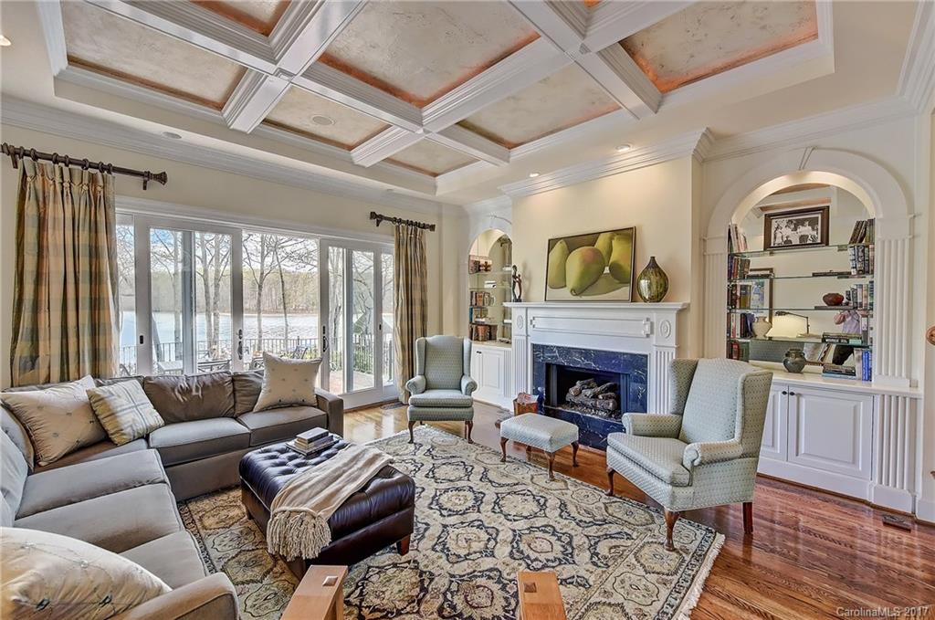 The Peninsula - Residential