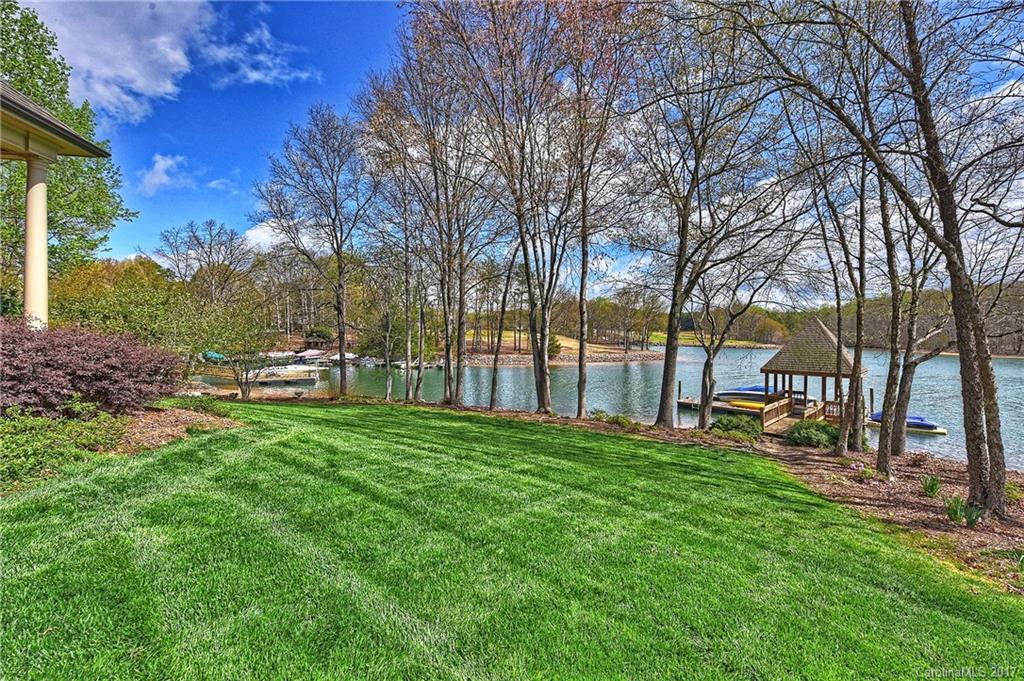 The Peninsula - Residential