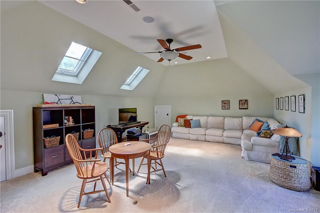 The Peninsula - Residential