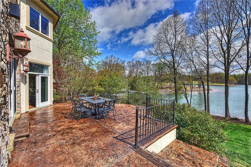 The Peninsula - Residential