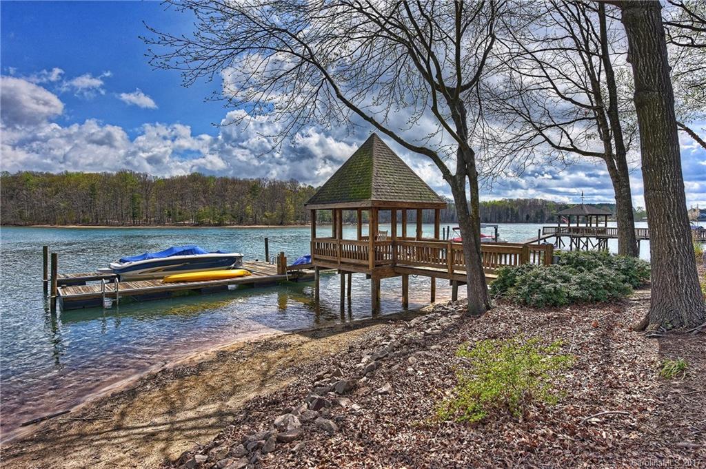 The Peninsula - Residential