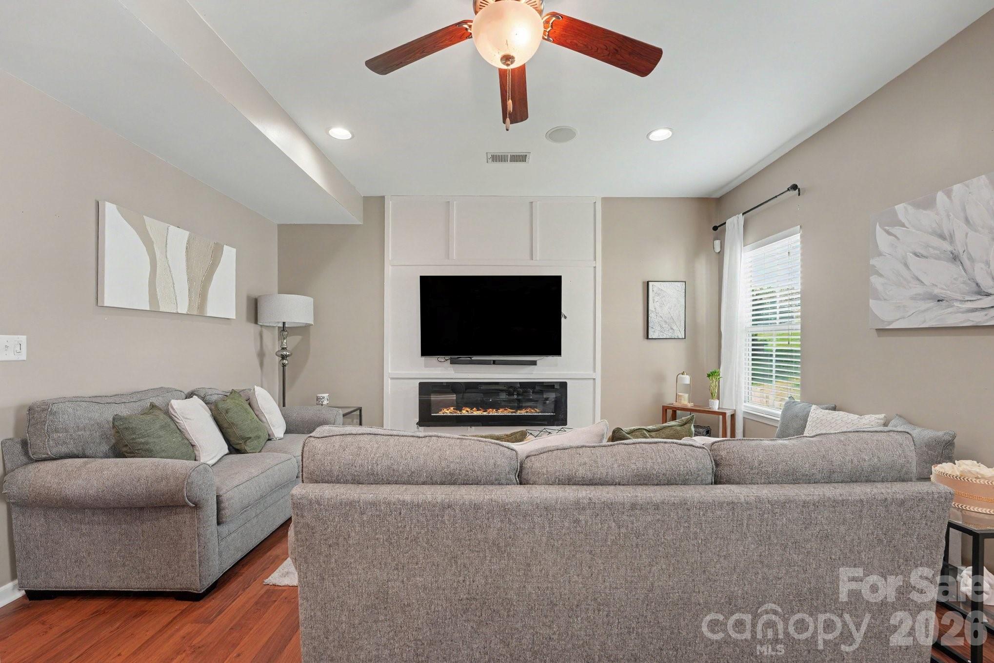 1359 Farm Branch Drive SW
