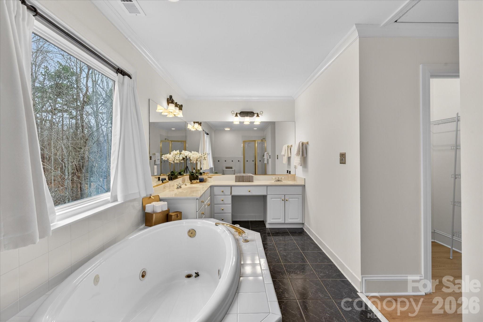 Hunters Pointe - Residential