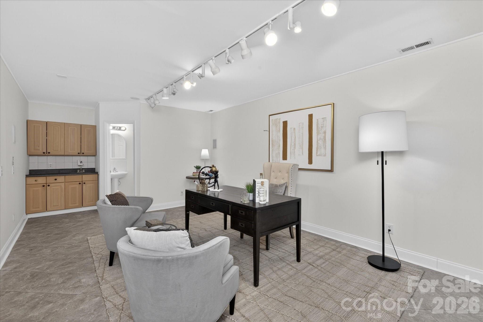 Hunters Pointe - Residential