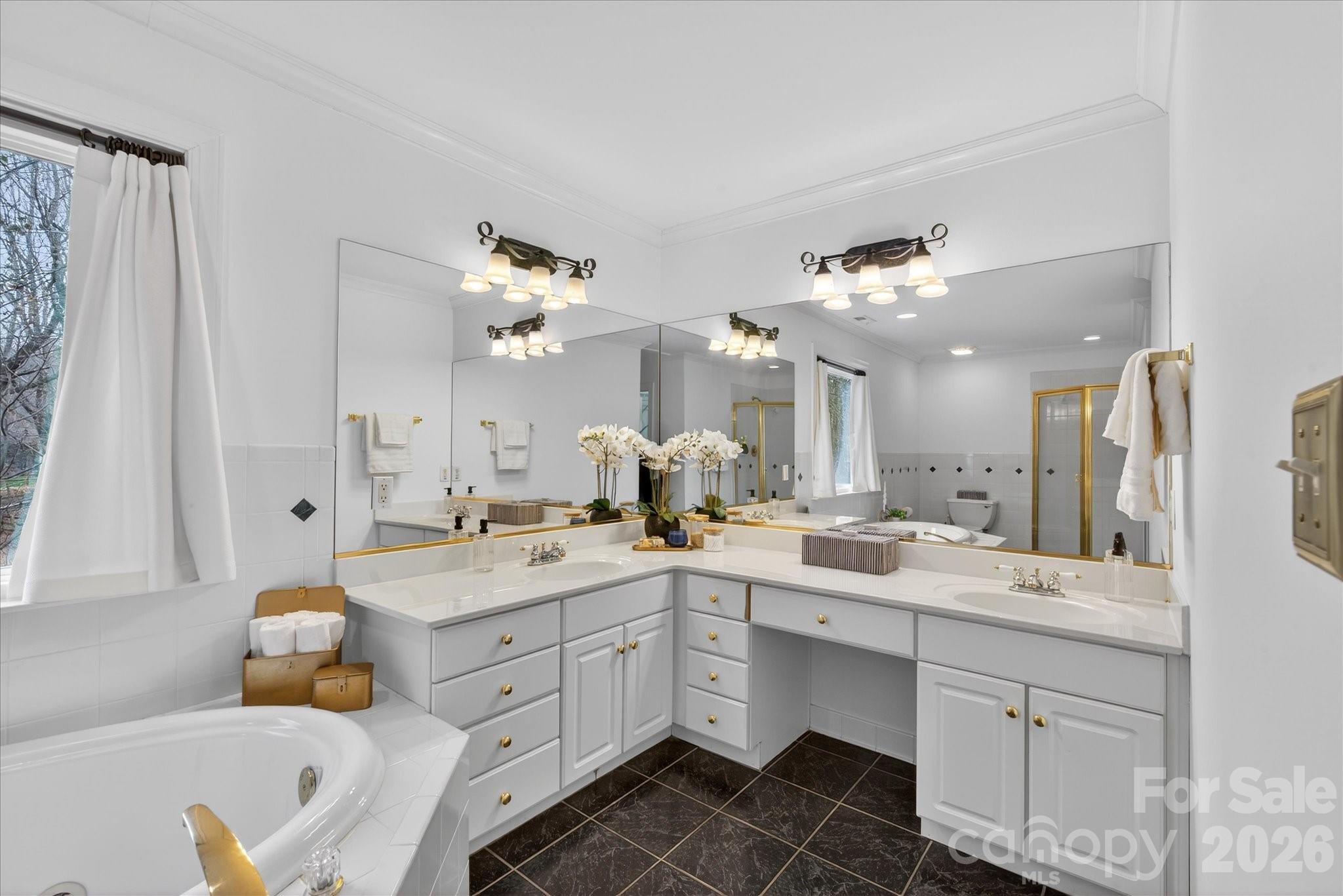 Hunters Pointe - Residential