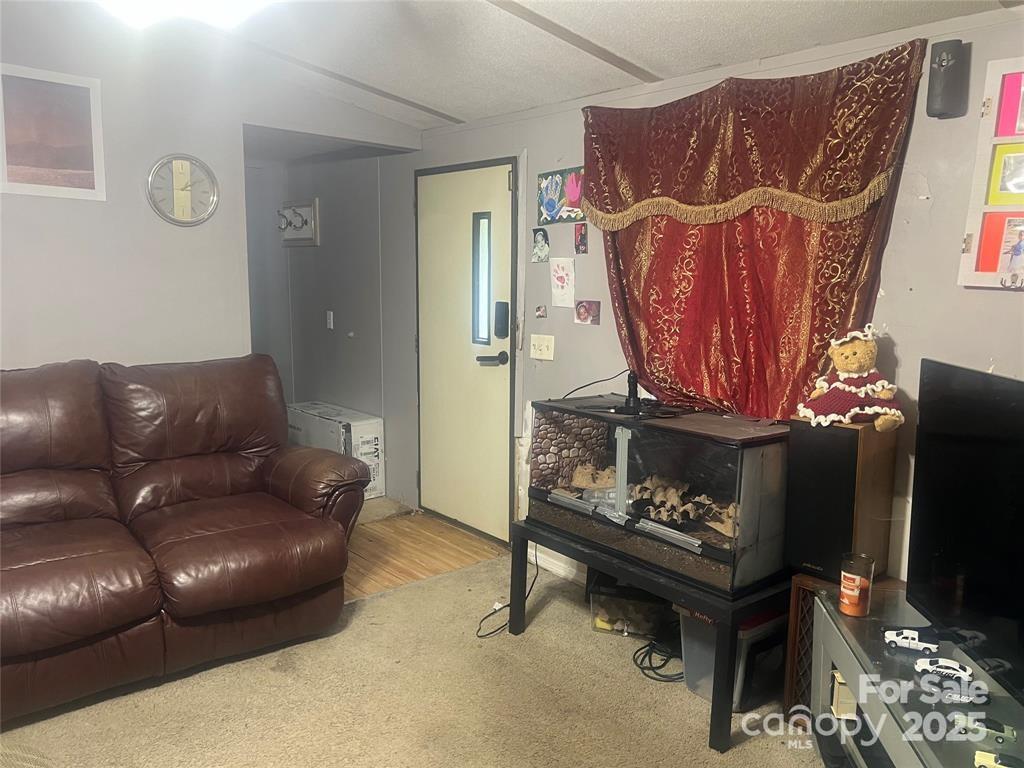 424 Sleepy Hollow Lane