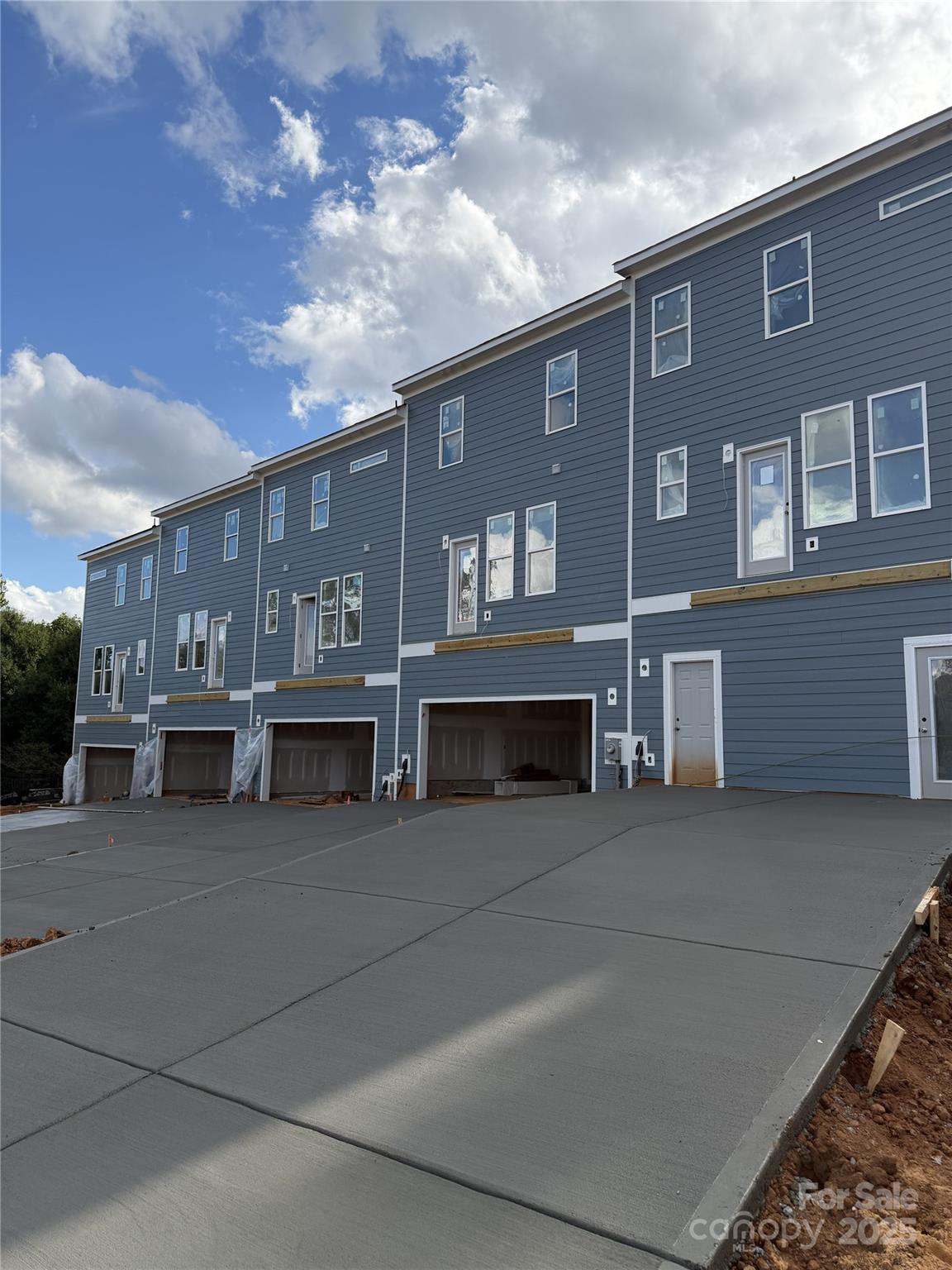 11017 Warfield Avenue 04