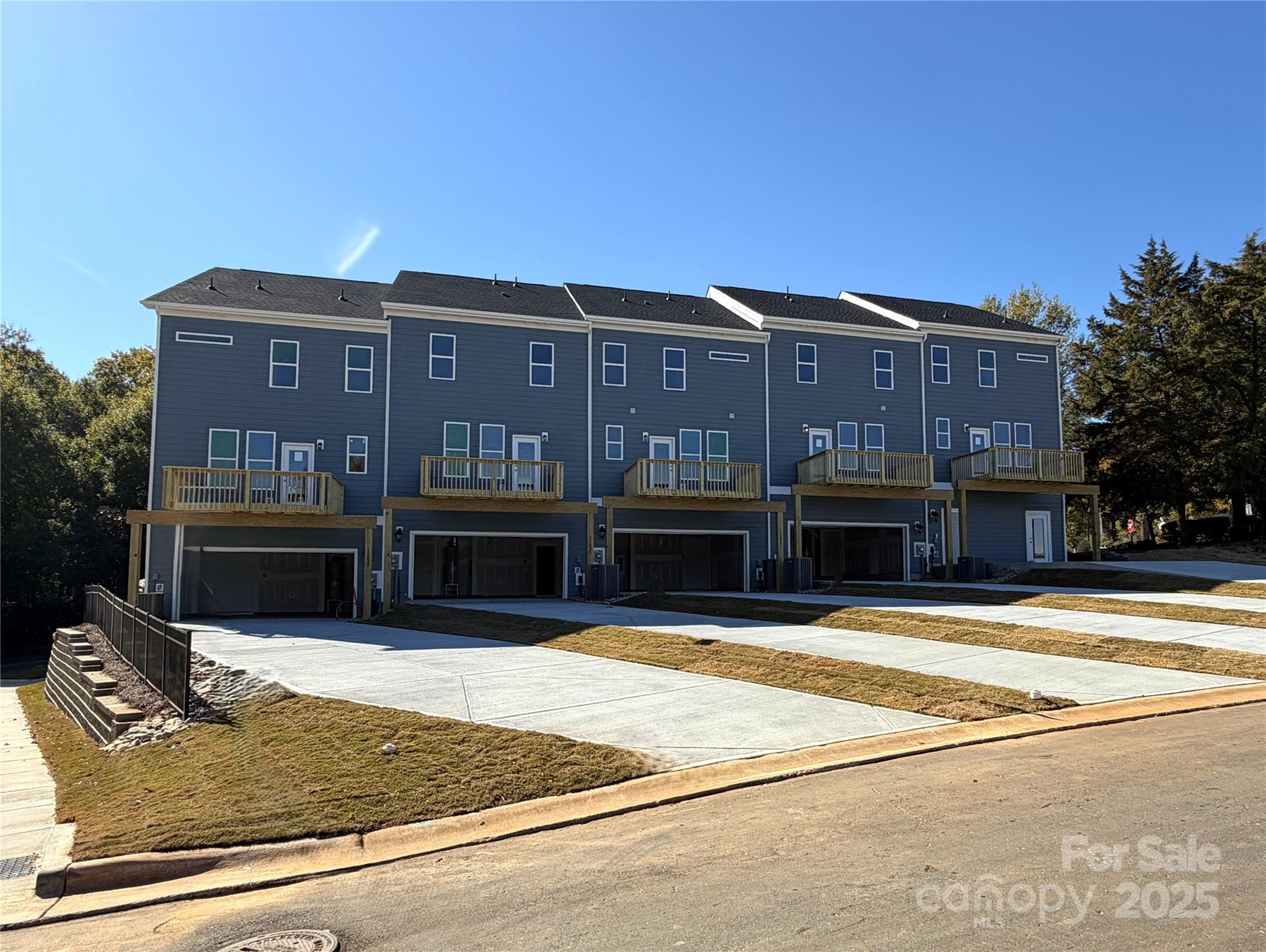 11017 Warfield Avenue 04