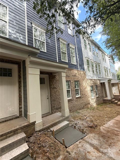 11017 Warfield Avenue 04 Huntersville NC 28078