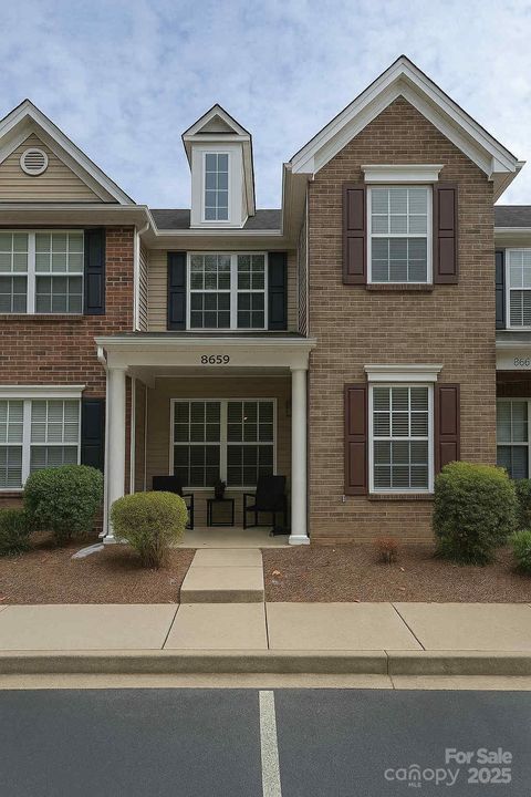 8659 Wandering Creek Way Charlotte NC 28227