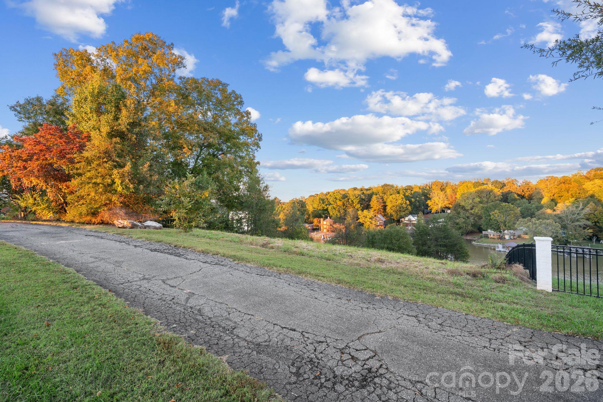 6428 Huntington Lane