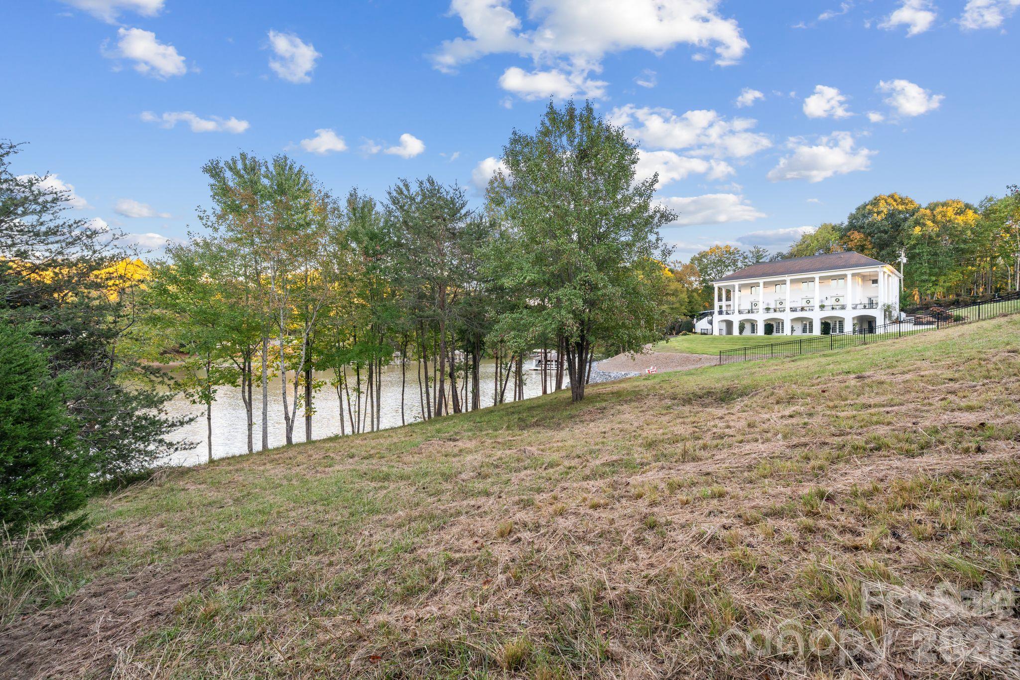 6428 Huntington Lane
