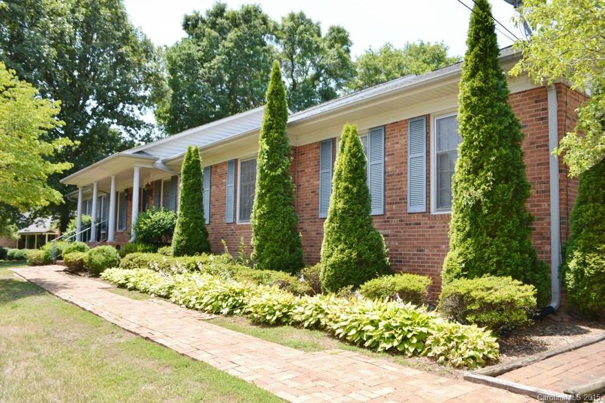 Welcome Home to this Amazing Ranch in the Heart of Mt. Holly. This well maintained home is walking distance to Downtown Mt. Holly, Ida Rankin Elementary and Mount Holly Middle School! Enjoy over an acre with a back patio off of the master bedroom and two back decks. One deck is situated under the oak trees and provides a sweeping view of the back yard. The home feat. 3 full bedroom, 2 full baths, living room, dining room, den and a large kitchen with a computer niche. Hardwoods Throughout!