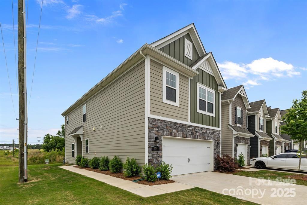 Secrest Landing - Residential Lease