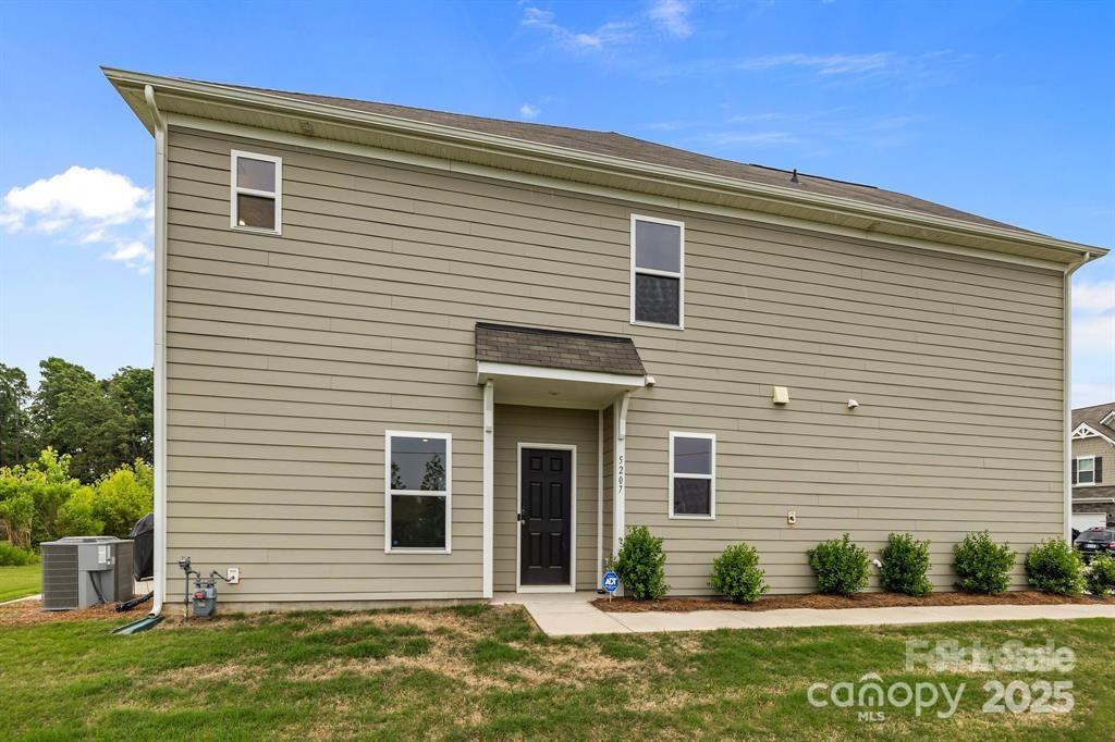 Secrest Landing - Residential Lease