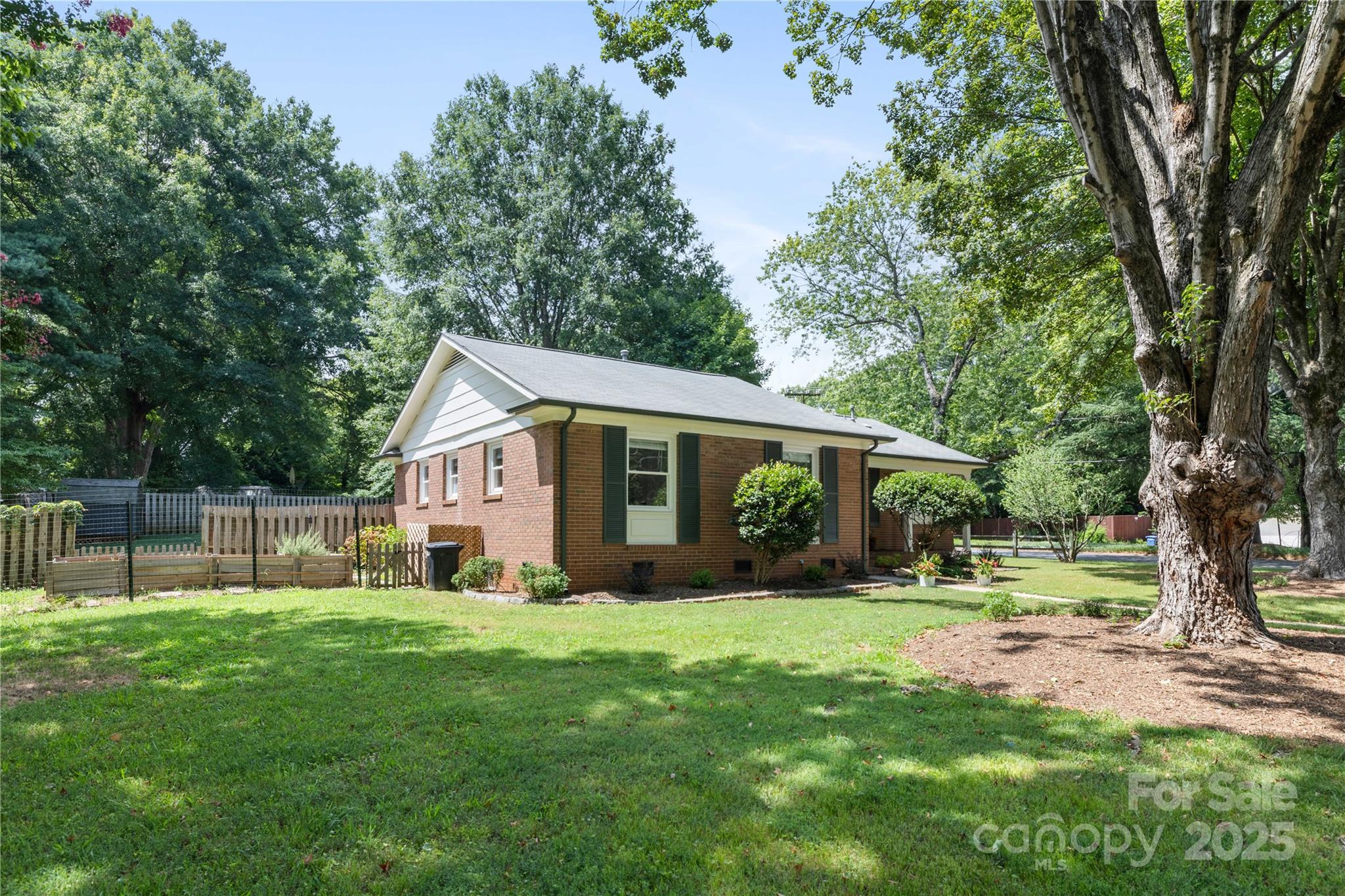 7400 Woodstream Drive
