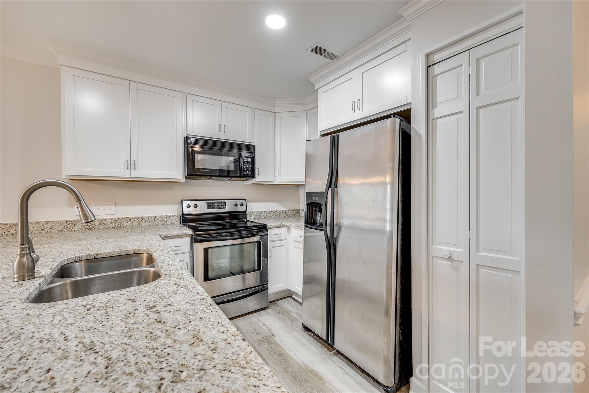 Yachtsman Point - Residential Lease