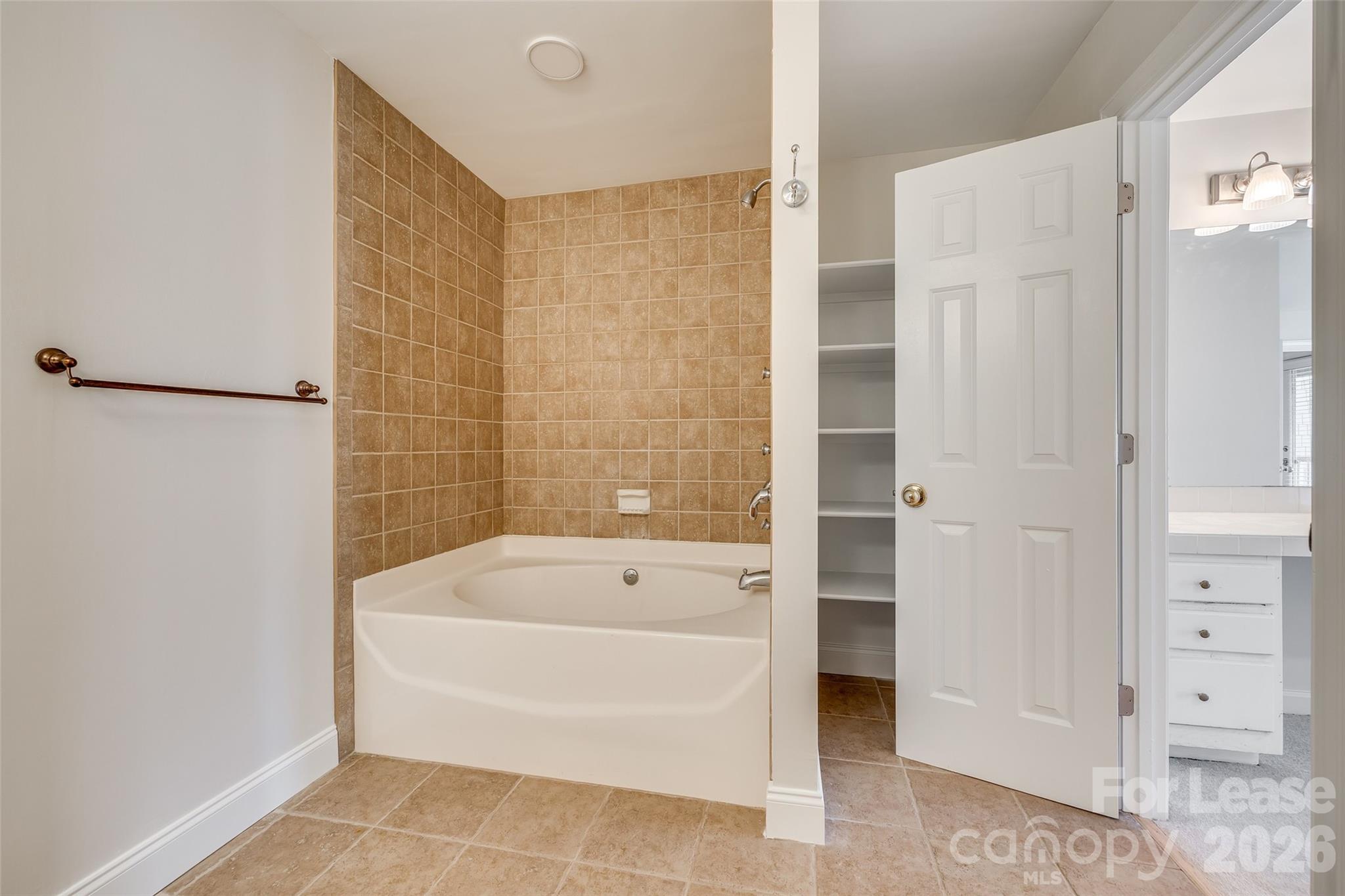 Yachtsman Point - Residential Lease