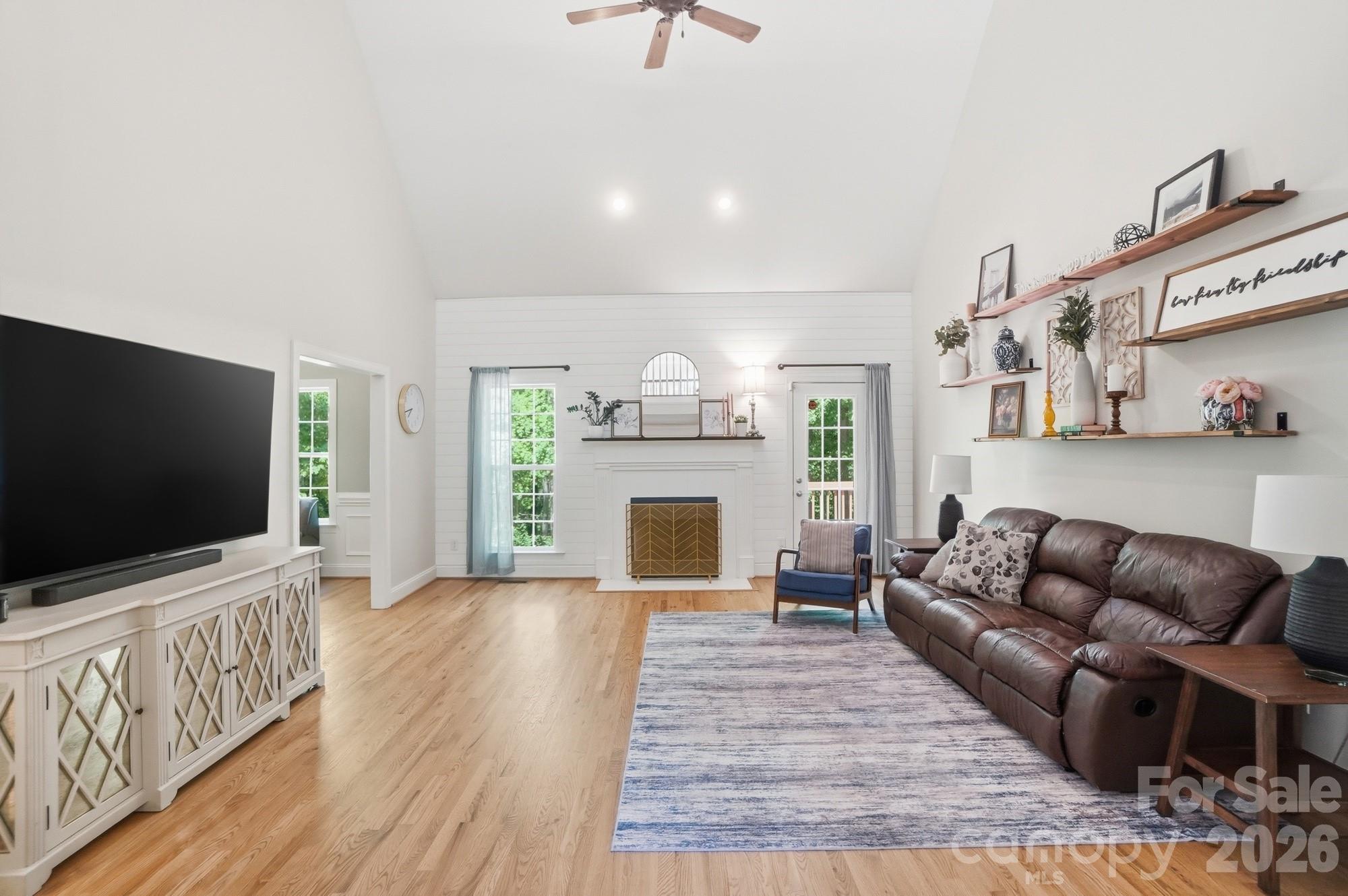 Potters Bluff - Residential