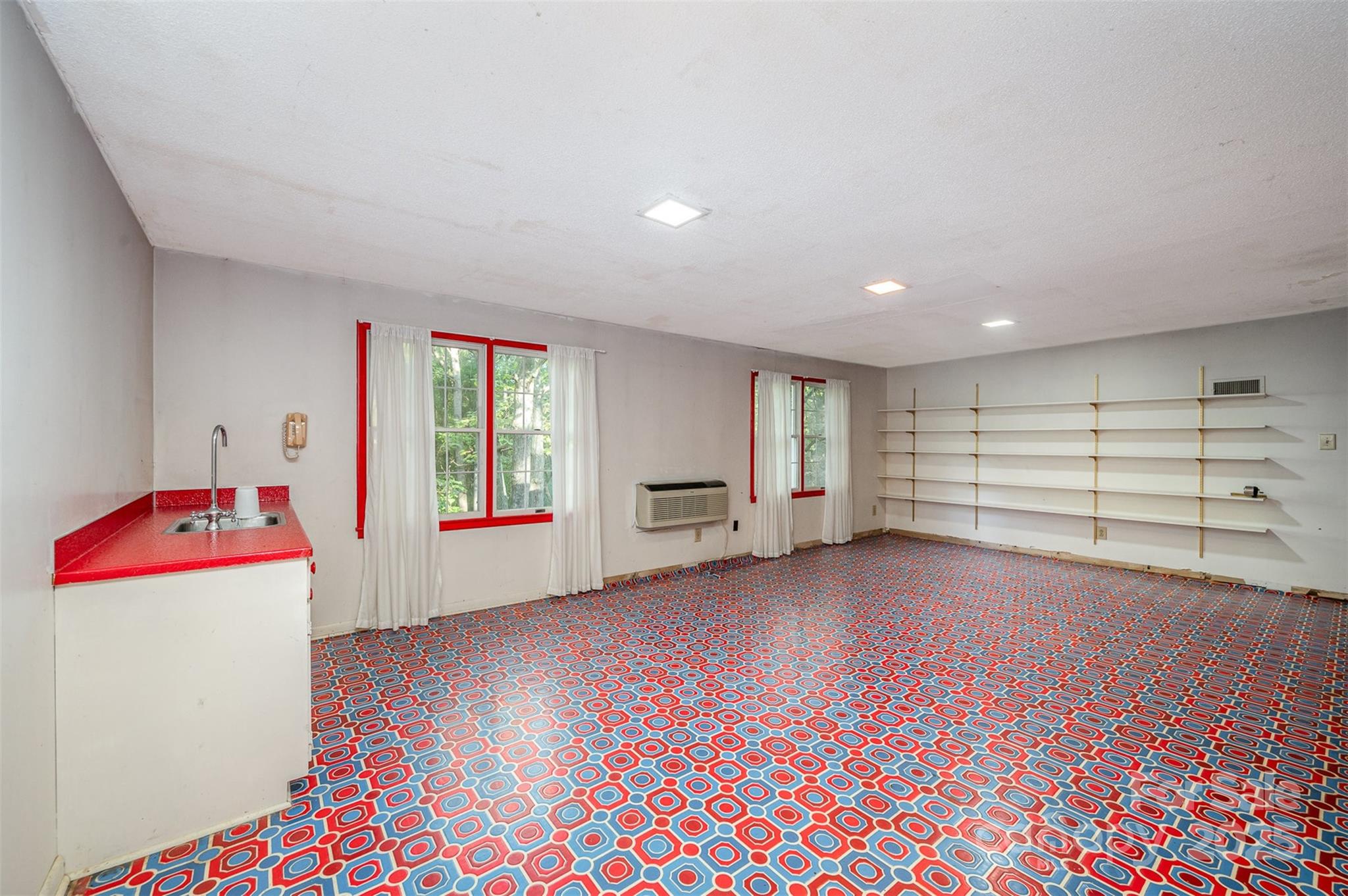 Country Club Estates - Residential