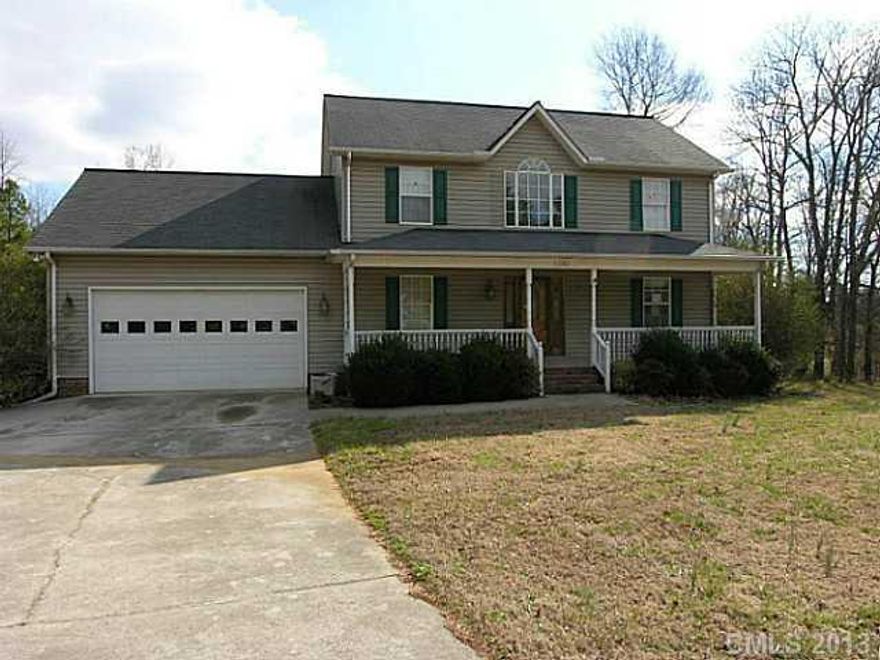 UTWO STORY VINYL IN THE CONTRY, ALMOST ONE ACRE LOT. GR, DINING RM, FP, 37X18 INGROUND POOL W/LARGE DECK, 3BR'S, 2 BATHS, ROWAN COUNTY. NEEDS TLC. HURRY BEFORE IT GETS AWAY!