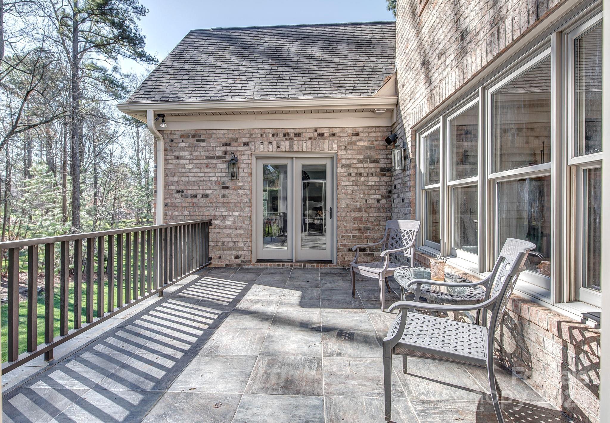 Misty Waters - Residential