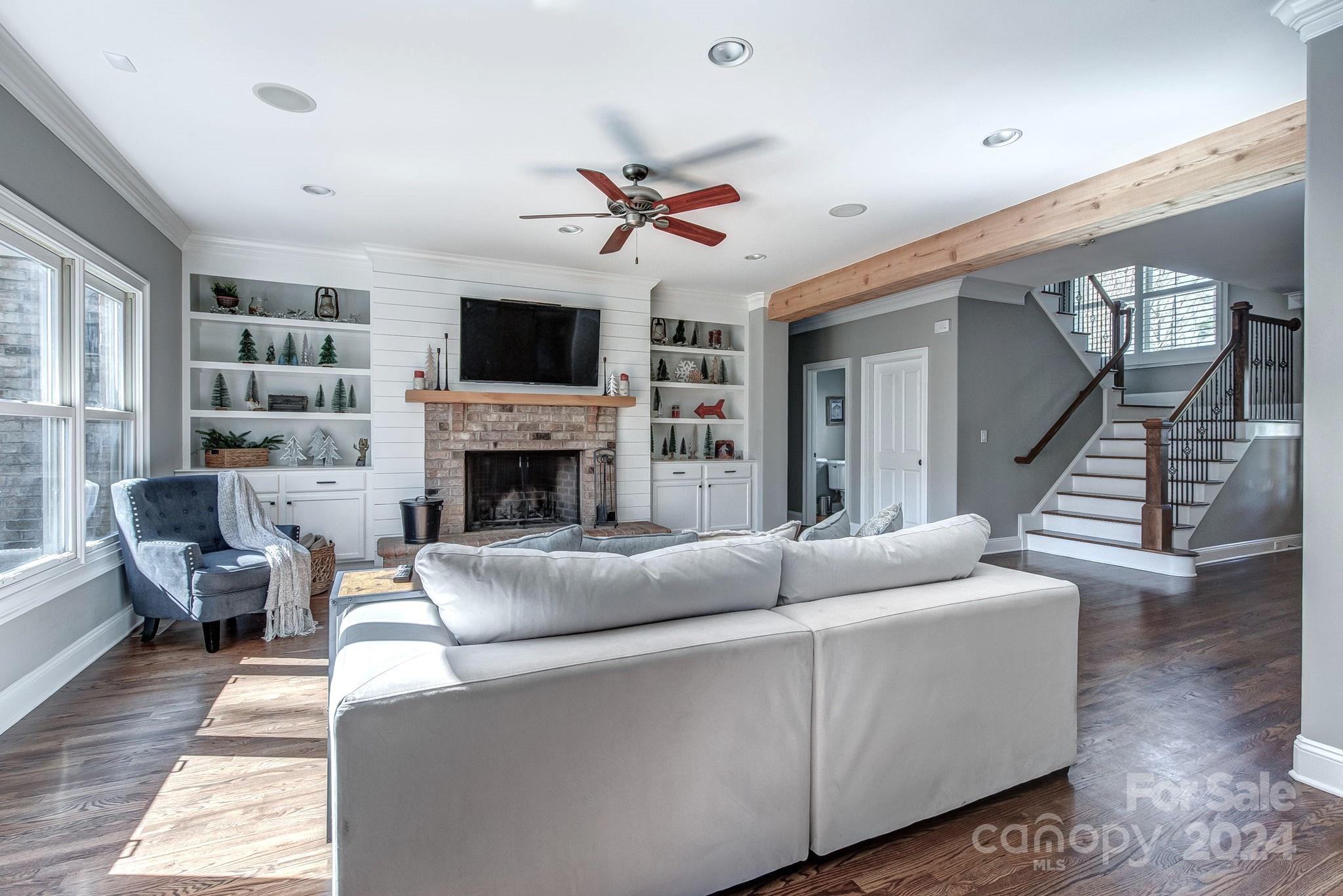 Misty Waters - Residential