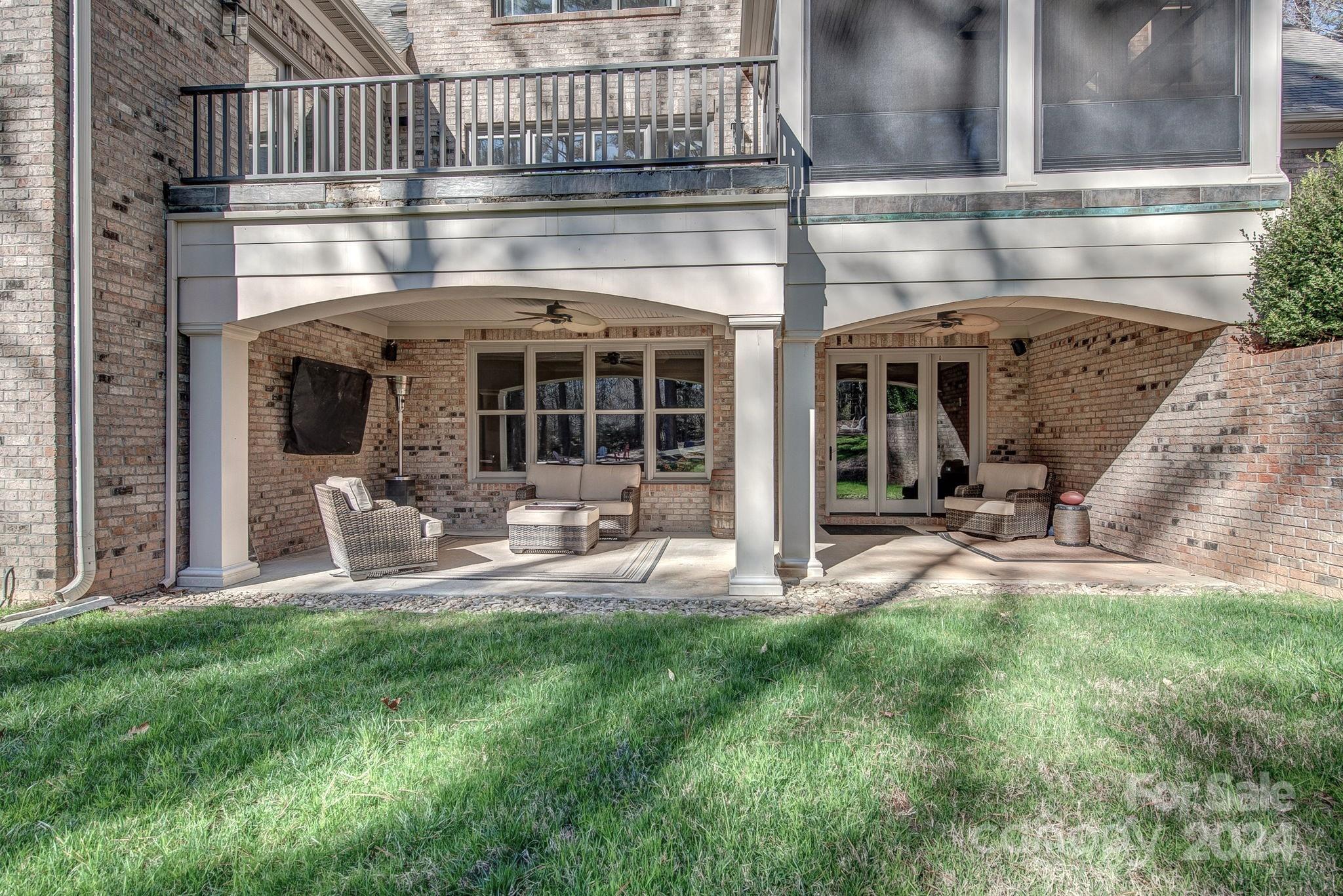 Misty Waters - Residential