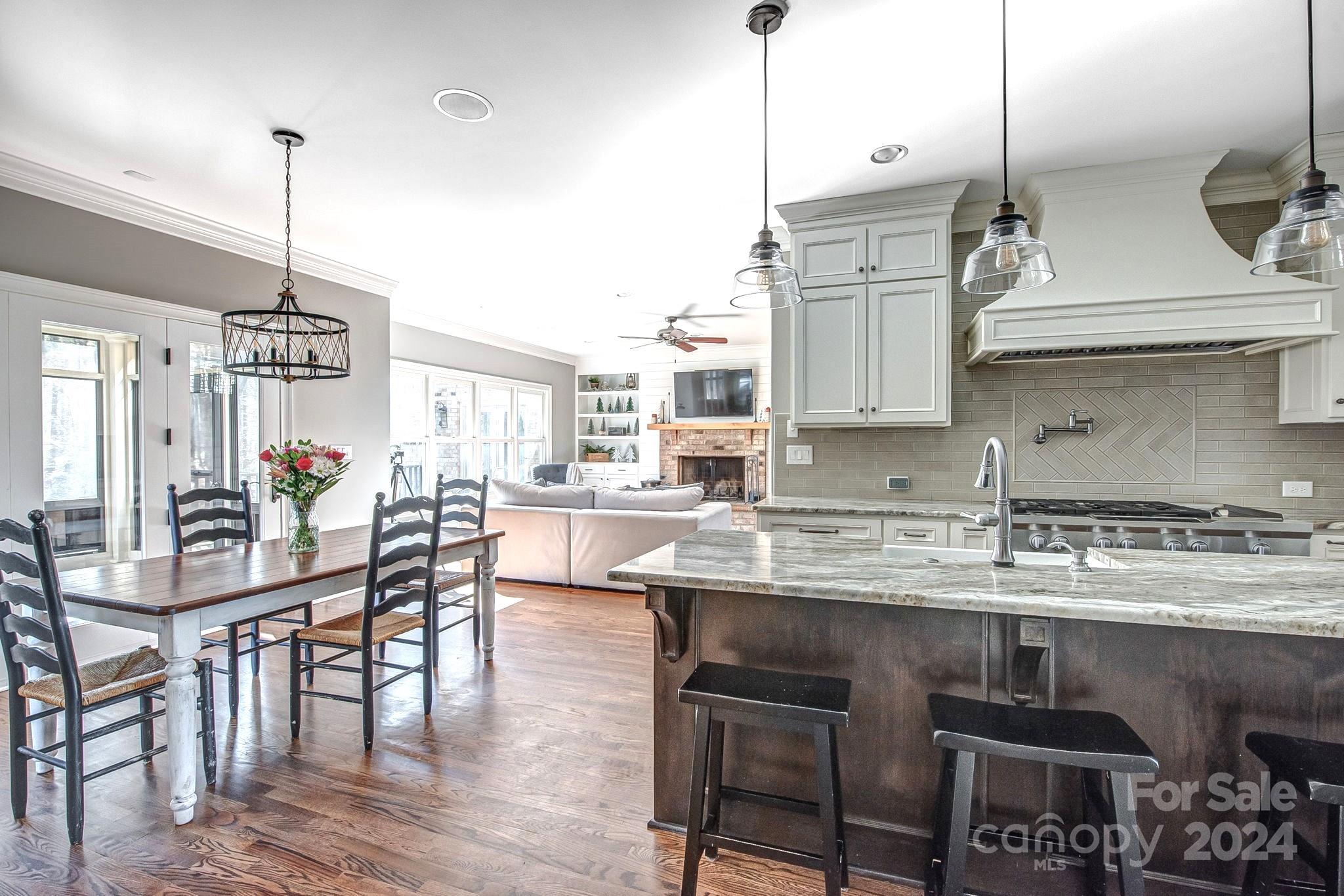 Misty Waters - Residential