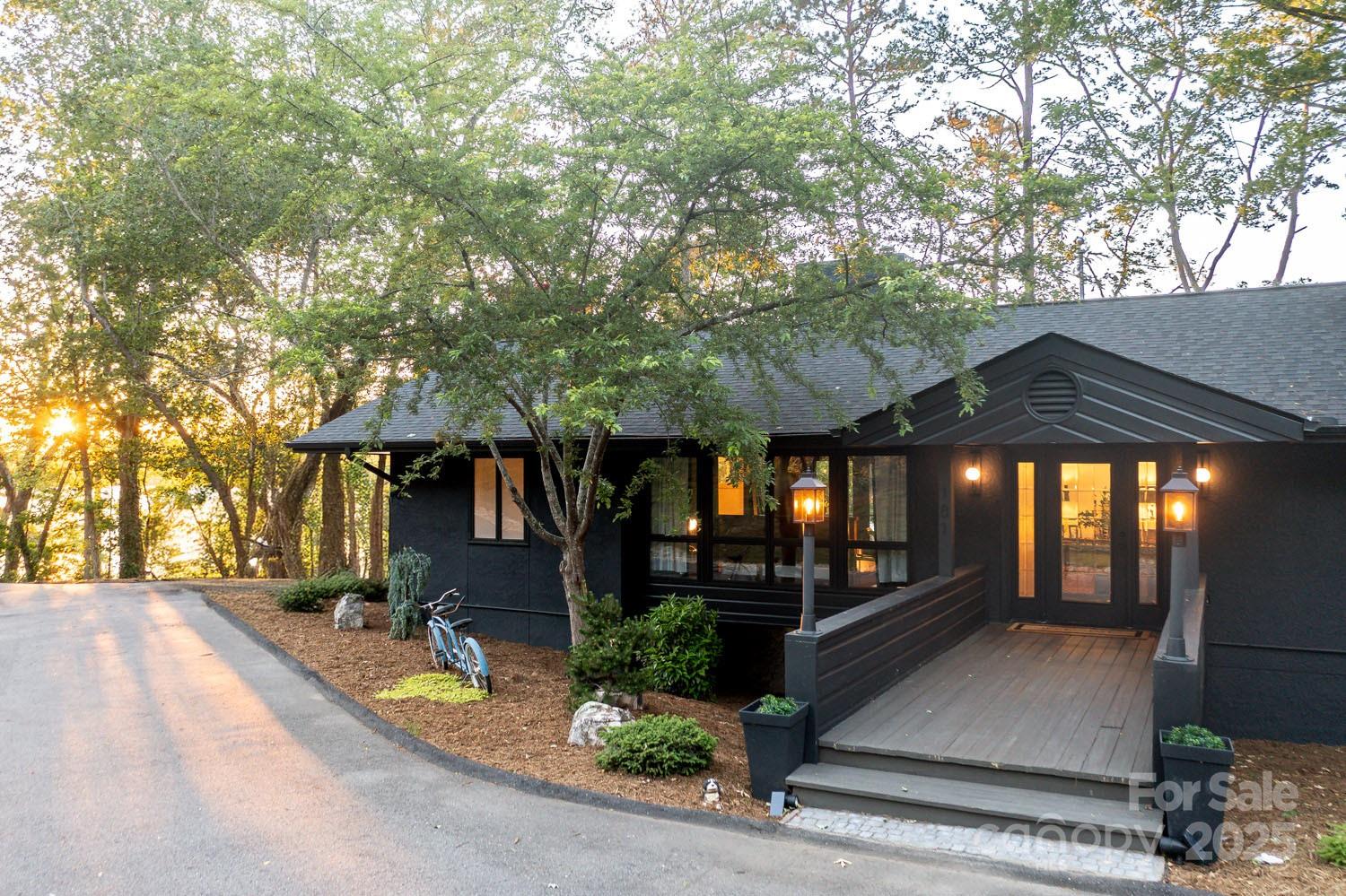 181 Lakeshore Drive