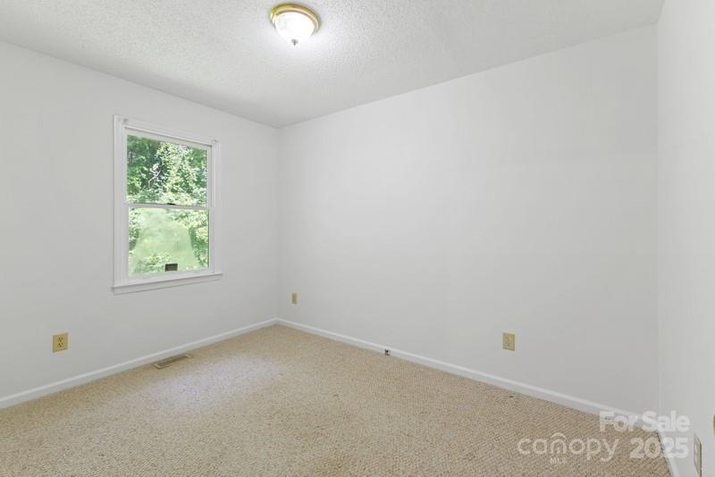 Lancaster, South Carolina 29720, United States, 4 Bedrooms Bedrooms, ,2 BathroomsBathrooms,Residential,Under Contract,148675