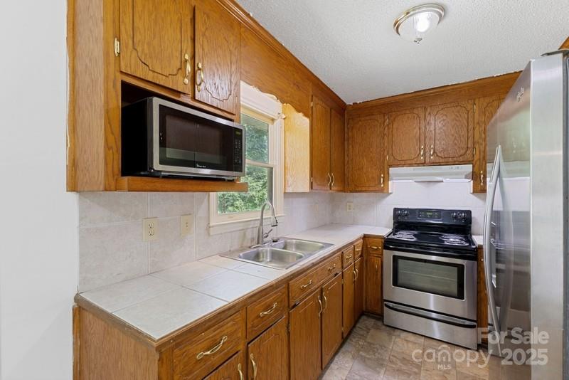 Lancaster, South Carolina 29720, United States, 4 Bedrooms Bedrooms, ,2 BathroomsBathrooms,Residential,Under Contract,148675