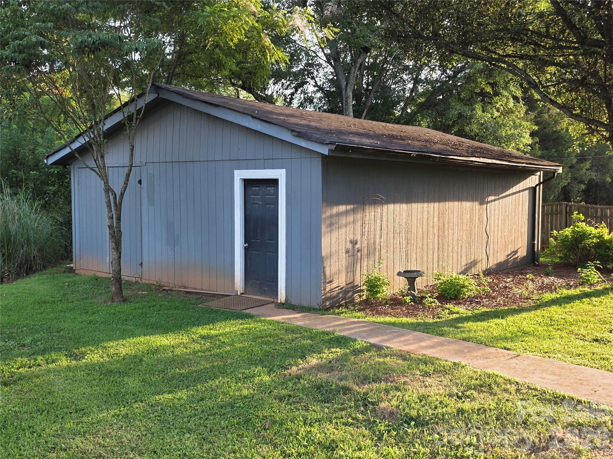 123 Robinette Lane