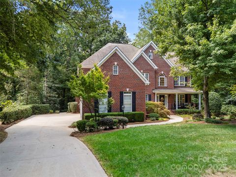 Photo of 304 Inland Cove Court, Lake Wylie, SC 29710 (MLS # 4301401)