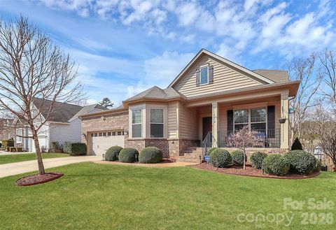 Photo of 14616 Brannock Hills Drive, Charlotte, NC 28278 (MLS # 4349756)