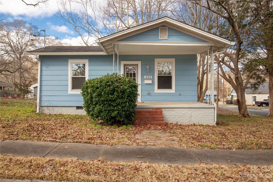 This is your opportunity to own your next home in the highly desirable Downtown Fort Mill area.  Short walk to restaurants, shops, parks and the Strawberry Festival! This adorable cottage has so much potential. Welcoming front porch, perfect for a pair of rocking chairs. For the size, the kitchen, bedroom and living room are quite spacious. Original hardwood floors throughout the home that will be stunning after a quick re-finish. All appliances in the home convey.  The home has a solid rental history for the last 10 years and is ready for your finishing touches.