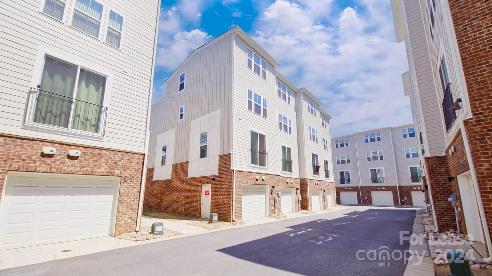 Parkwood Square - Residential Lease